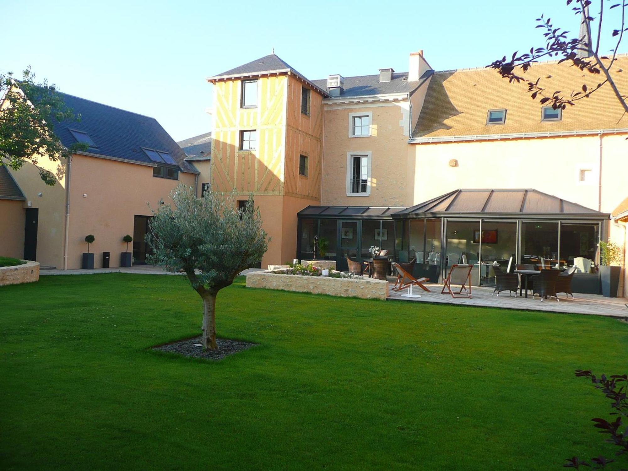 Hotel Le Saint Aubin Chevillé Esterno foto